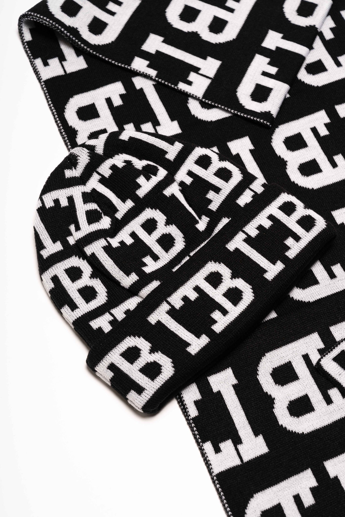 ITB Hat & Scarf Black/White